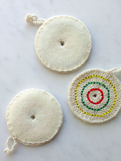 Crochet-candy-ornaments-600-12a_small2
