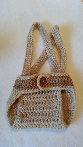 Dipaer_cover_with_suspenders_medium