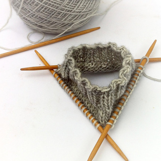 Whit_s_knits_colorblock_hand_warmers_8_small2