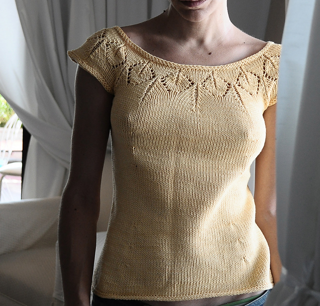 http://images4-b.ravelrycache.com/uploads/rililie/113456252/knits-27_medium2.jpg