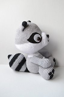 Ravelry: Amigurumi Raccoon pattern by Es un Mundo Amigurumi
