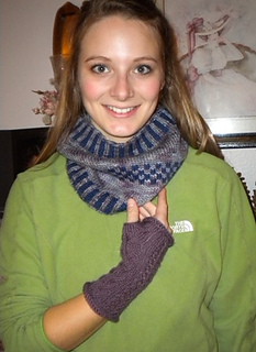 Aliciacoewithglove_small2