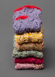 Mittens_sprong_leaf_pile_small2