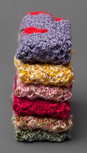 Mittens_spring_wave_pile_medium