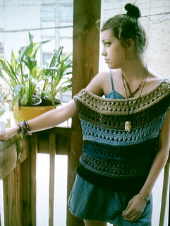 http://images4-b.ravelrycache.com/uploads/sisterarts/181261304/ona_slouchy_tee_1_small2.jpg