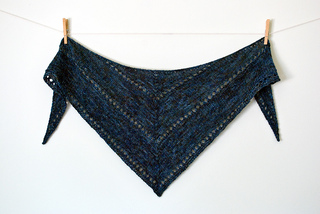 20_00-_leagues_shawl_2_small2