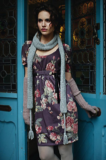 Gabriele_gloves_and_scarf_small2