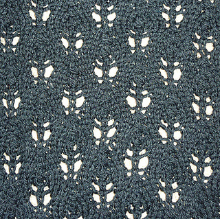 Yarn_nouveau_-_grey-square_small2