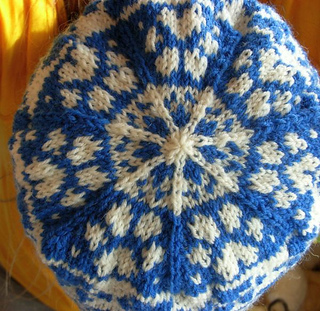 Dog_paw_beanie3_small2