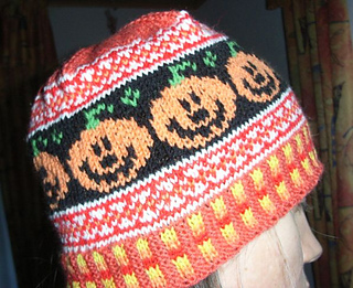 Happy_pumpkin_beanie2_small2