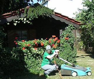 Mowing_the_lawn_beanie_publish13_small2