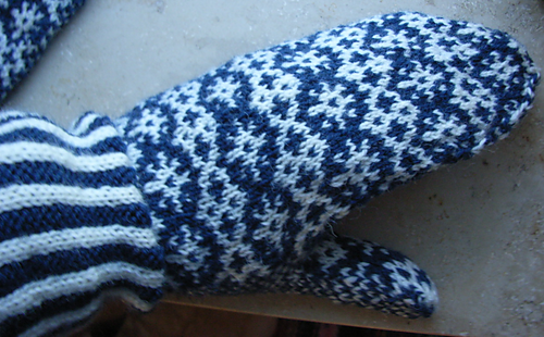 Star_mittens1_medium