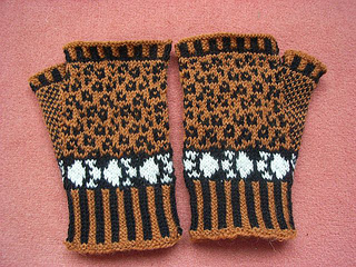 Leopard_mitts1_small2