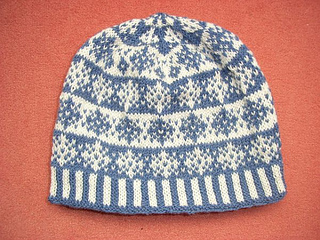 Snowflakes_beanie1_small2