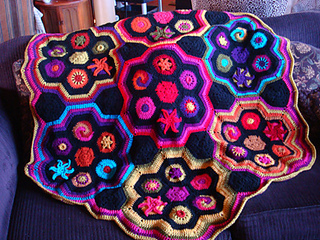 Rav_mysteryhex_finished_sofa_small2