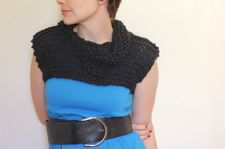 Blackswan1knitpicksbiggotarashadehollaknits-1024x682_small2