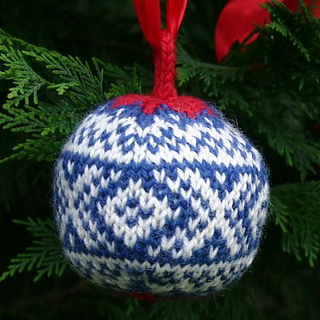 Marius-christmas-ball_small2