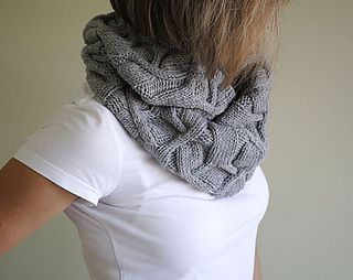 1_cowl_diamonds_small2