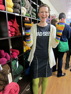Chaos_theory_mitts_in_fiber_space_small2
