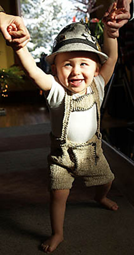 Emmitts_lederhosen3_medium