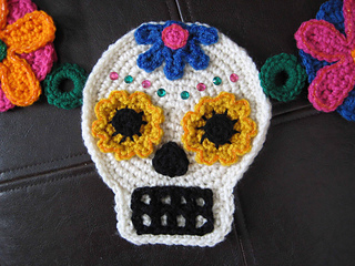 Sugarskullgarlandyellowcloseup_small2