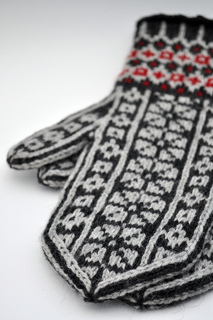 Holly_jean_mittens_lb_small2