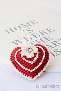 Red-ivory-crochet-heart-3_small2