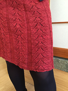 Lacy_pleats_lace_detail_small2