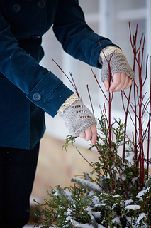 Fingerless_mitts_small2