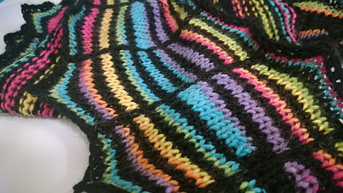 Ravelry: October scarf pattern by Artesanitarium Designs