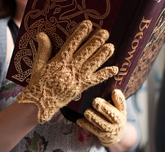 Gloves_0010_4288_x_2848_small