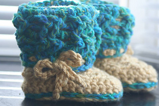 Charmed_by_ewe_aislinn_celtic_dream_baby_boots_made_by_dee_small2