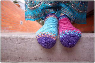 Crystalknittytoes450_small2