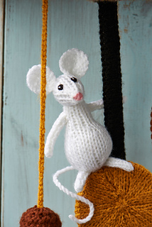 Ravelry: Hickory Dickory Dock pattern by Alan Dart