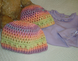 Olivia_crocheted_baby_hat3_close_up_small2