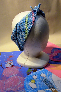Free-pattern-color-me-happy-crochet-kerchief_small2