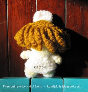 Nurse_free_crochet_pattern_small2