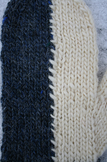 Mittens_seam_close-up_small2