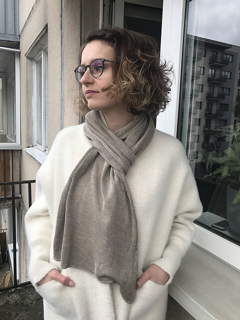 6F84DB26-6757-4F51-BB27-59C0D07A8B10_med