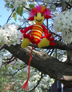 2012-03-22_phoenyling_in_tree_small2