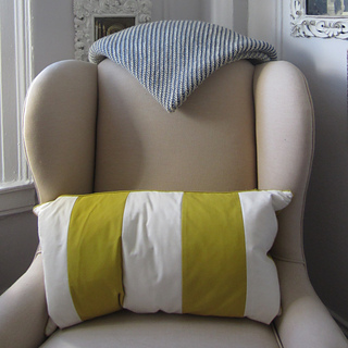 Tadley_blanket_triangle_on_chair_white_edit_small2