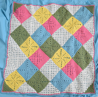 Classic_granny_with_a_twist_blanket_free_crochet_pattern_by_underground_crafter_1_small2
