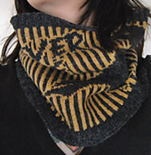 The_nevermore_cowl_005_small2