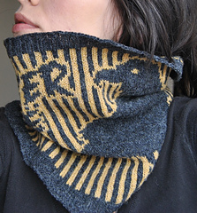 The_nevermore_cowl_020_small