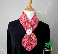 Hugs___kisses_cowl_r_2453_small