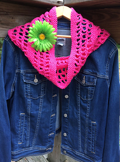 Chain_lace_cowl_lily_sugar_and_cream_hot_pink_small2