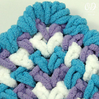 Ravelry: Zoeys Baby Blanket pattern by Oombawka Design