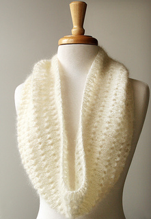 Cowl-mohair-white2_small2