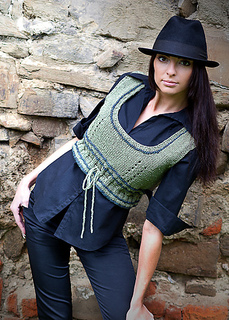 Large-cropped-vest_knitting_pattern_b_small2