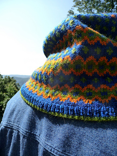 Kb_cowl_back_with_mts_in_bg_small2